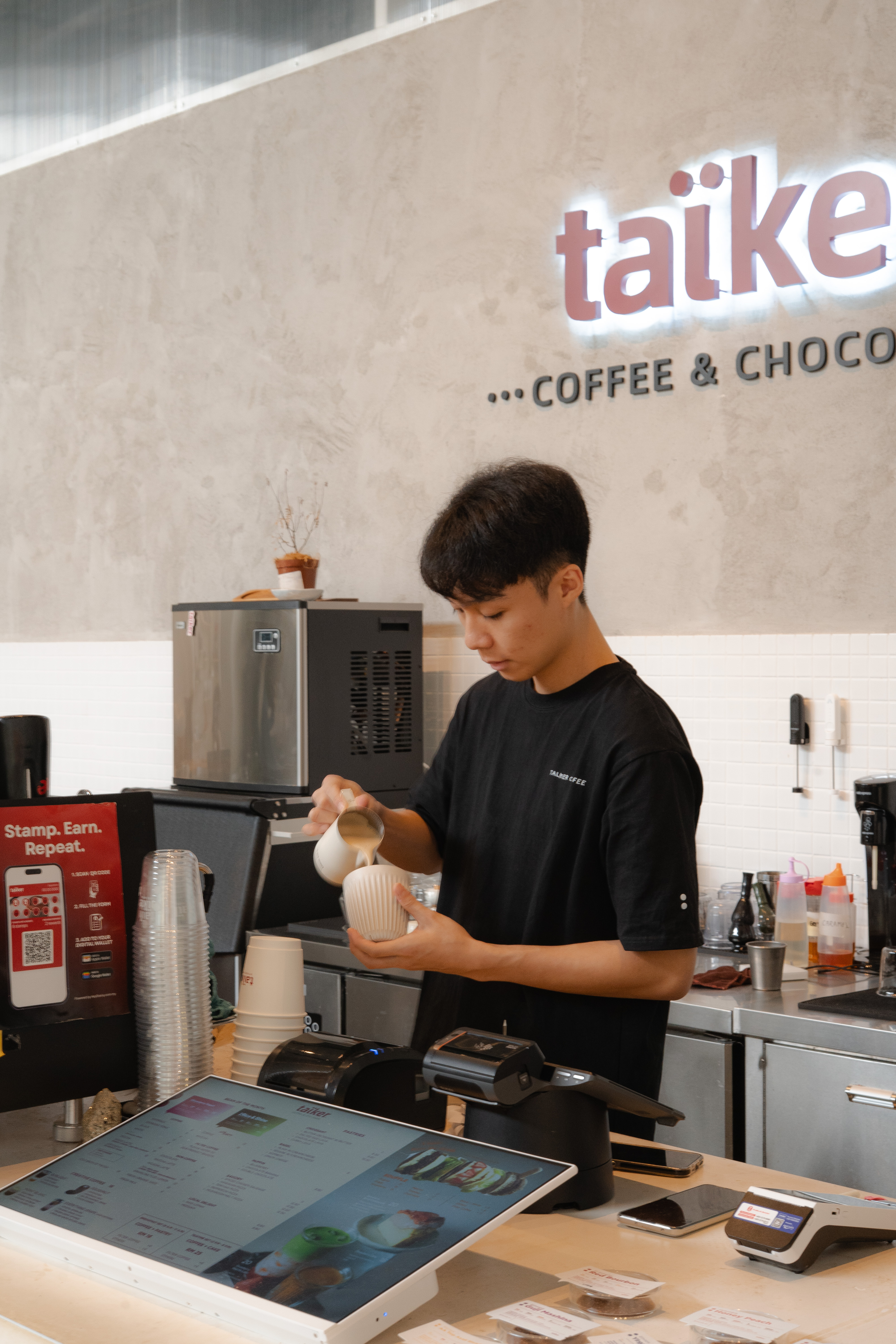 Bar and beverage service